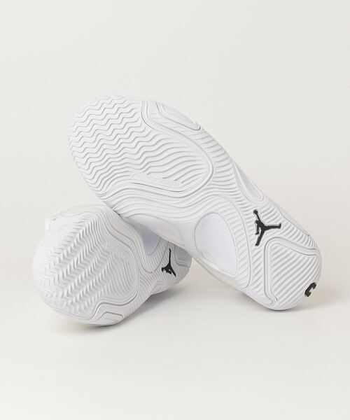 JORDAN BRAND（ジョーダンブランド）の「【別注】ジョーダン  ジョーダン テイタム 3 TB PF 限定コラボ（スニーカー・メンズ・ホワイト×ブラック・29.5cm/29.0cm/28.5cm/28.0cm/27.5cm/27.0cm/26.5cm/26.0cm/25.5cm/25.0cm/24.0cm）」の3枚目の写真