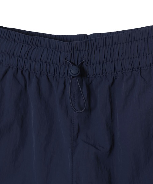 NIKE(ナイキ)の「NIKE WMNS NSW STREET 3 TRACK SHORT HV4032-410(その他パンツ・レディース・ネイビー・MEDIUM/LARGE)」の4枚目の写真