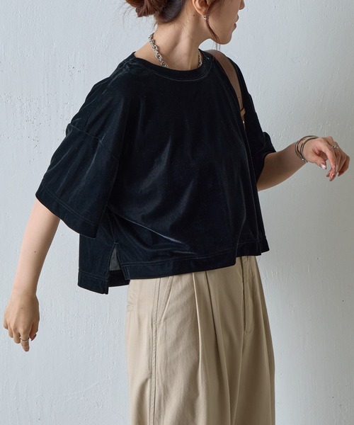 COLONY 2139(コロニートゥーワンスリーナイン)の「シアーベロアワイドクロップドTシャツ(Tシャツ/カットソー・レディース・ブラウン/ブラック/グレー・FREE)」の7枚目の写真