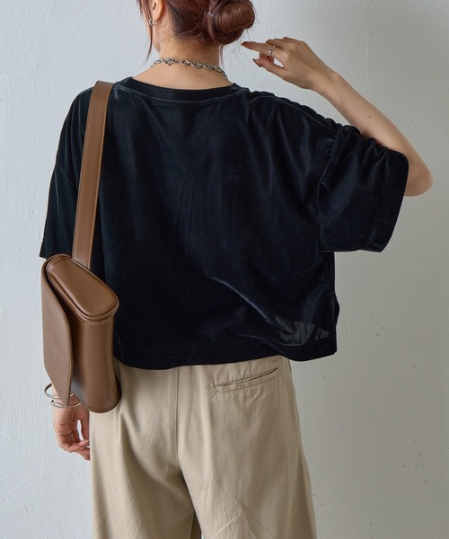 COLONY 2139(コロニートゥーワンスリーナイン)の「シアーベロアワイドクロップドTシャツ(Tシャツ/カットソー・レディース・ブラウン/ブラック/グレー・FREE)」の6枚目の写真