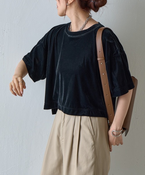 COLONY 2139(コロニートゥーワンスリーナイン)の「シアーベロアワイドクロップドTシャツ(Tシャツ/カットソー・レディース・ブラウン/ブラック/グレー・FREE)」の5枚目の写真