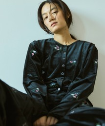 Libra Cue（リブラ キュー）の「フラワー刺繍ベロアカーディガン（カーディガン/ボレロ）」