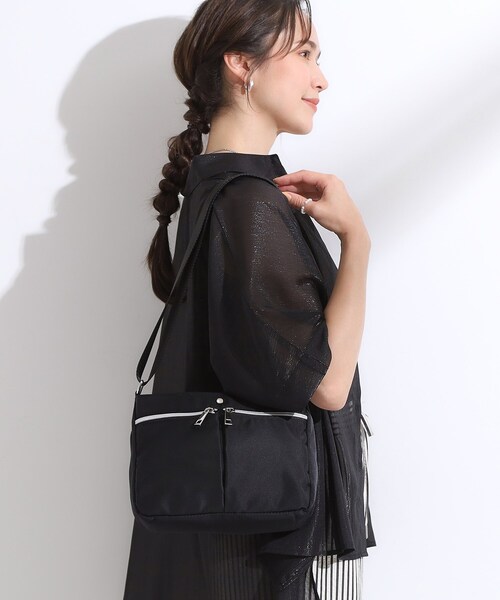 SHOO・LA・RUE（シューラルー）の「【撥水】フロントポケットショルダーバッグ（ショルダーバッグ・レディース・ブラック/グレー/ベビーピンク・00）」の21枚目の写真