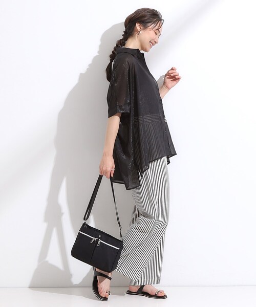 SHOO・LA・RUE（シューラルー）の「【撥水】フロントポケットショルダーバッグ（ショルダーバッグ・レディース・ブラック/グレー/ベビーピンク・00）」の20枚目の写真