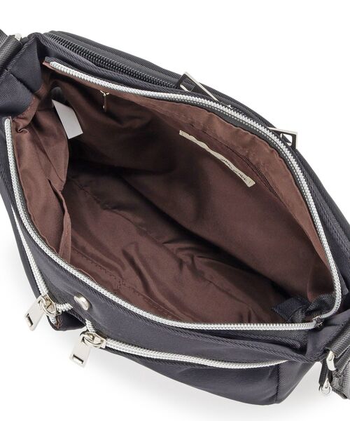 SHOO・LA・RUE（シューラルー）の「【撥水】フロントポケットショルダーバッグ（ショルダーバッグ・レディース・ブラック/グレー/ベビーピンク・00）」の10枚目の写真