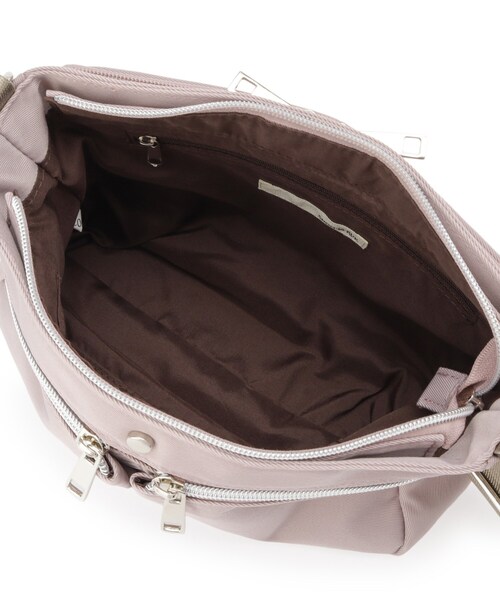 SHOO・LA・RUE（シューラルー）の「【撥水】フロントポケットショルダーバッグ（ショルダーバッグ・レディース・ブラック/グレー/ベビーピンク・00）」の9枚目の写真