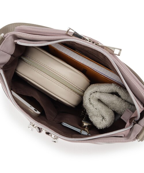 SHOO・LA・RUE（シューラルー）の「【撥水】フロントポケットショルダーバッグ（ショルダーバッグ・レディース・ブラック/グレー/ベビーピンク・00）」の8枚目の写真