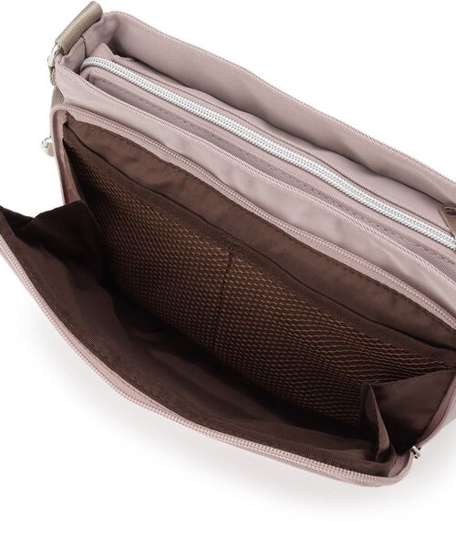 SHOO・LA・RUE（シューラルー）の「【撥水】フロントポケットショルダーバッグ（ショルダーバッグ・レディース・ブラック/グレー/ベビーピンク・00）」の5枚目の写真