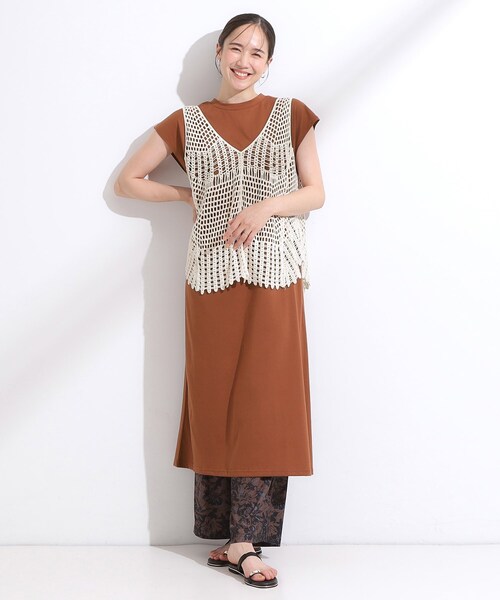 Cutie Blonde（キューティーブロンド）の「【2点セット】クロシェ編みレースベスト＋Tシャツワンピースセット（ワンピース・レディース・チャコールグレー/ダークブラウン・00）」の3枚目の写真