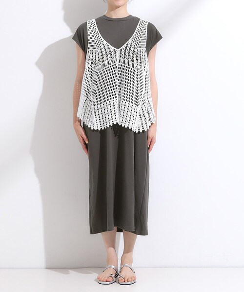 Cutie Blonde（キューティーブロンド）の「【2点セット】クロシェ編みレースベスト＋Tシャツワンピースセット（ワンピース・レディース・チャコールグレー/ダークブラウン・00）」の18枚目の写真
