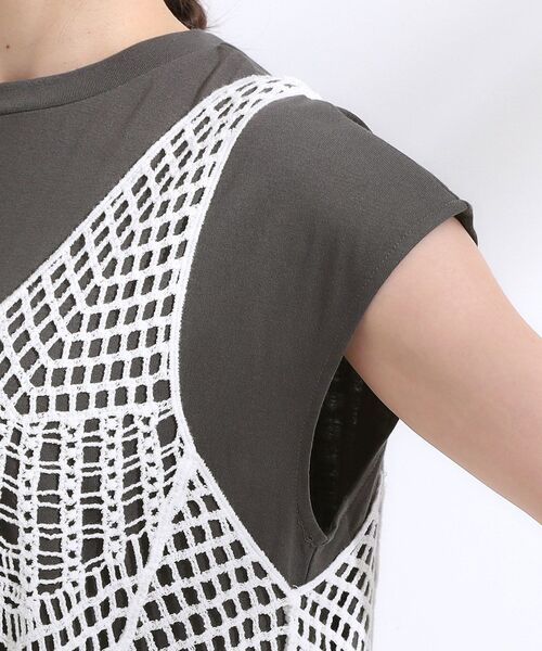 Cutie Blonde（キューティーブロンド）の「【2点セット】クロシェ編みレースベスト＋Tシャツワンピースセット（ワンピース・レディース・チャコールグレー/ダークブラウン・00）」の22枚目の写真