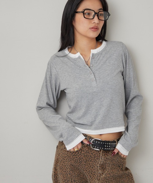 WHO'S WHO gallery（フーズフーギャラリー）の「レイヤードヘンリートップス（Tシャツ/カットソー・レディース・ネイビー/ブラック/オフホワイト/ブルー系その他/グレー・FREE）」の3枚目の写真