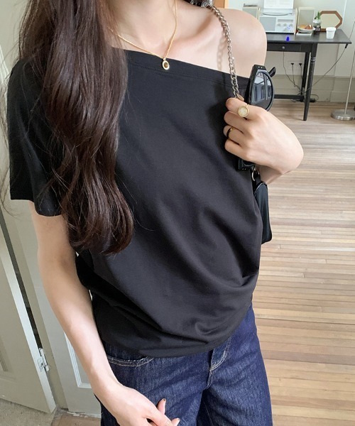 Per sist ence(パーシエンス)の「オフショル半袖Tシャツ(Tシャツ/カットソー・レディース・チャコールグレー/グレー/ネイビー/ブラック/ホワイト・LARGE/MEDIUM)」の3枚目の写真