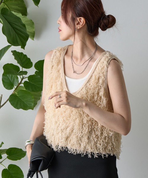 COLONY 2139（コロニートゥーワンスリーナイン）の「フリンジニットショートベスト（ベスト・レディース・ブラウン/ブラック/ベージュ・FREE）」の3枚目の写真