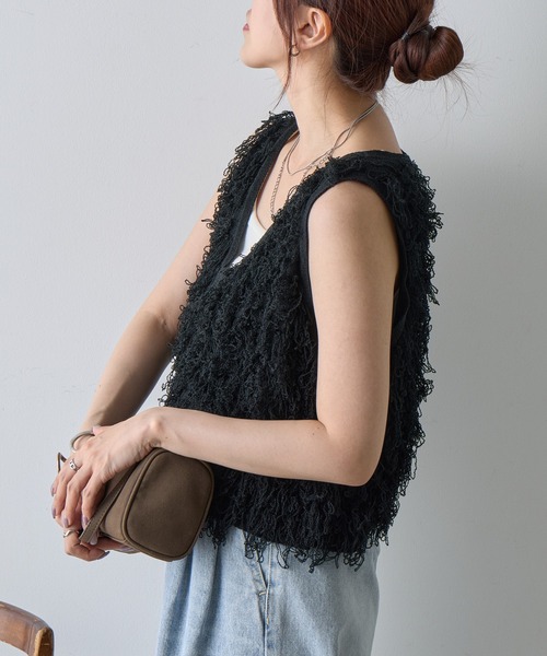 COLONY 2139（コロニートゥーワンスリーナイン）の「フリンジニットショートベスト（ベスト・レディース・ブラウン/ブラック/ベージュ・FREE）」の6枚目の写真