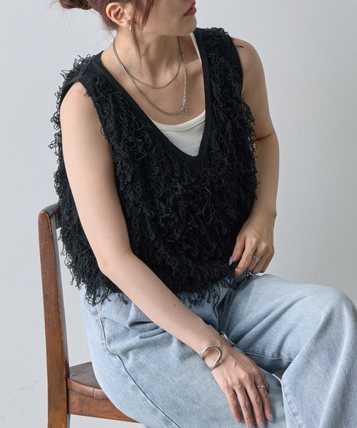 COLONY 2139（コロニートゥーワンスリーナイン）の「フリンジニットショートベスト（ベスト・レディース・ブラウン/ブラック/ベージュ・FREE）」の4枚目の写真