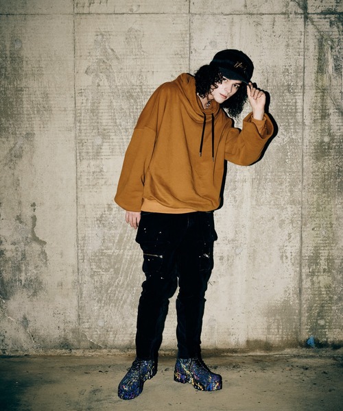 glamb(グラム)の「High Neck Balloon Sweat / ハイネックバルーンスウェット(スウェット・メンズ・ブラック/マスタード・S/M/L)」の13枚目の写真