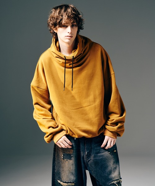 glamb(グラム)の「High Neck Balloon Sweat / ハイネックバルーンスウェット(スウェット・メンズ・ブラック/マスタード・S/M/L)」の17枚目の写真