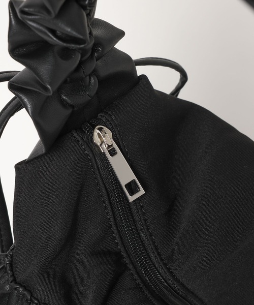 Heather（ヘザー）の「フリルシャーリングBAG　594273（ショルダーバッグ・レディース・アイボリー/ブラック・ONE SIZE）」の11枚目の写真