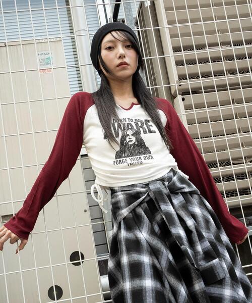WEGO(ウィゴー)の「WEGO/キーネックサイドドロストラグランロンT(Tシャツ/カットソー・レディース・ブラウン/その他1/ブラック/レッド・FREE)」の3枚目の写真