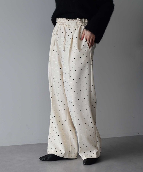 earth music&ecology（アースミュージックアンドエコロジー）の「リラックスドットパンツ（その他パンツ・レディース・グレー/ブラック/アイボリー・FREE）」の17枚目の写真