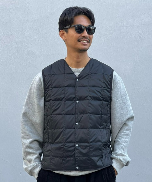 TAION（タイオン）の「【TAION】V NECK BUTTON DOWN VEST（ダウンベスト・メンズ・オリーブ/ブラック/タイガーカモ・MEDIUM/LARGE/X-LARGE）」の2枚目の写真
