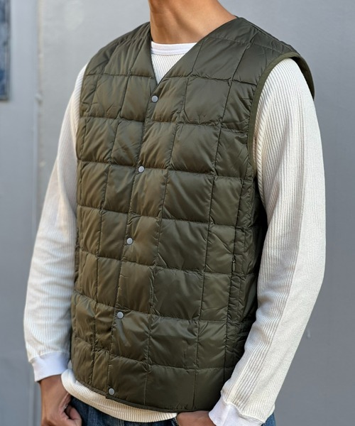 TAION（タイオン）の「【TAION】V NECK BUTTON DOWN VEST（ダウンベスト・メンズ・オリーブ/ブラック/タイガーカモ・MEDIUM/LARGE/X-LARGE）」の8枚目の写真