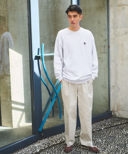 green label relaxing（グリーンレーベルリラクシング）の「コットン チノ 1プリーツ W4 ワイドパンツ（チノパンツ・メンズ・ナチュラル/ブラック/ダークブラウン・L/M/XL/S）」の5枚目の写真