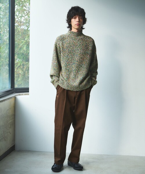 green label relaxing（グリーンレーベルリラクシング）の「コットン チノ 1プリーツ W4 ワイドパンツ（チノパンツ・メンズ・ナチュラル/ブラック/ダークブラウン・L/M/XL/S）」の7枚目の写真