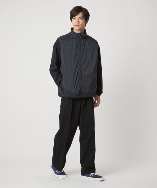 green label relaxing（グリーンレーベルリラクシング）の「コットン チノ 1プリーツ W4 ワイドパンツ（チノパンツ・メンズ・ナチュラル/ブラック/ダークブラウン・L/M/XL/S）」の10枚目の写真