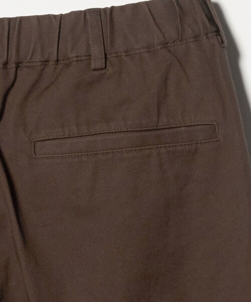 green label relaxing（グリーンレーベルリラクシング）の「コットン チノ 1プリーツ W4 ワイドパンツ（チノパンツ・メンズ・ナチュラル/ブラック/ダークブラウン・L/M/XL/S）」の22枚目の写真