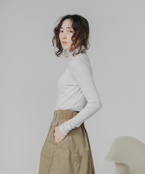 Garance et VioLette(ギャランスエトヴィオレット)の「Garance et VioLette/ギャランスエトヴィオレット テレコ編み エアリー タートル カットソー(Tシャツ/カットソー・レディース・グレー/モカ/グレー系・FREE)」の5枚目の写真