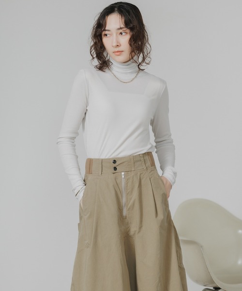 Garance et VioLette(ギャランスエトヴィオレット)の「Garance et VioLette/ギャランスエトヴィオレット テレコ編み エアリー タートル カットソー(Tシャツ/カットソー・レディース・グレー/モカ/グレー系・FREE)」の4枚目の写真
