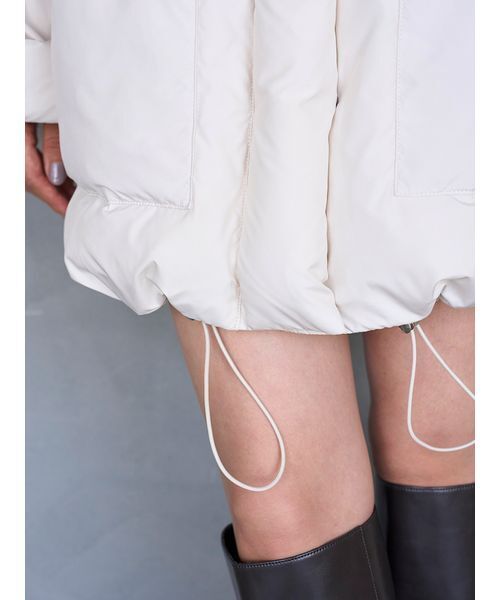 SNIDEL（スナイデル）の「【WEB限定カラーあり】西川フードファーミドルダウン（ダウンジャケット/コート・レディース・ブルー/グレー/ブラック/アイボリー・F）」の11枚目の写真