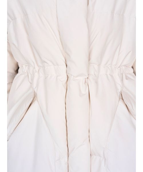 SNIDEL（スナイデル）の「【WEB限定カラーあり】西川フードファーミドルダウン（ダウンジャケット/コート・レディース・ブルー/グレー/ブラック/アイボリー・F）」の13枚目の写真