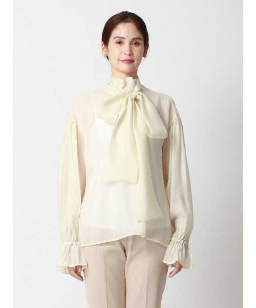 SUIT SQUARE（スーツスクエア）の「CHANTOWA ボリュームスリーブシアーボウタイブラウス ウォッシャブルオーガンジー 無地 キャミソール付き（シャツ/ブラウス・レディース・ブラウン系/アイボリー系/カーキ系・38(9号)）」の5枚目の写真