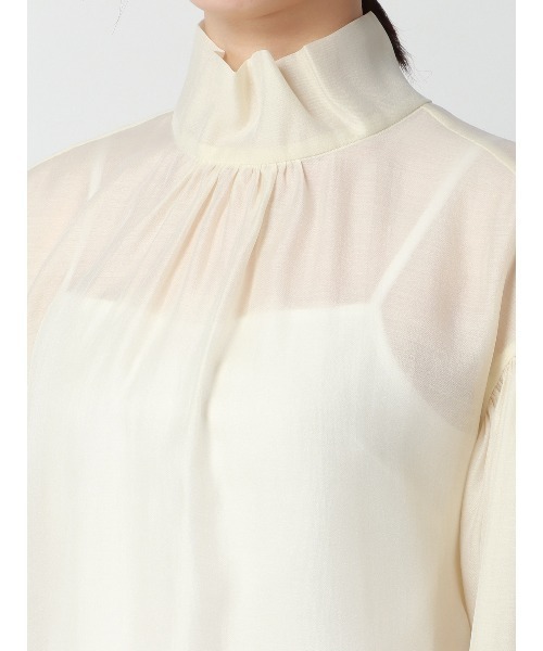 SUIT SQUARE（スーツスクエア）の「CHANTOWA ボリュームスリーブシアーボウタイブラウス ウォッシャブルオーガンジー 無地 キャミソール付き（シャツ/ブラウス・レディース・ブラウン系/アイボリー系/カーキ系・38(9号)）」の9枚目の写真