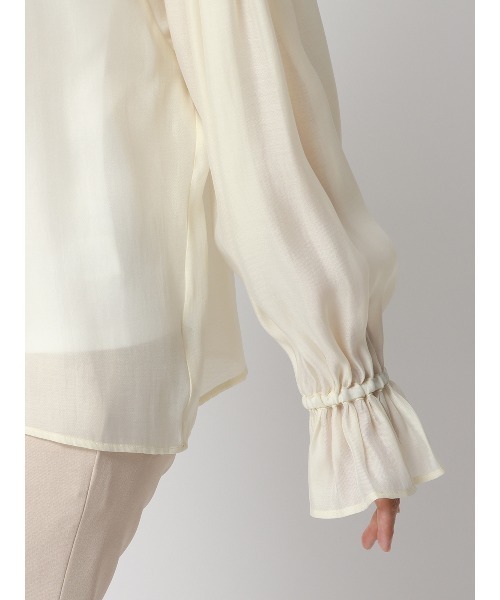 SUIT SQUARE（スーツスクエア）の「CHANTOWA ボリュームスリーブシアーボウタイブラウス ウォッシャブルオーガンジー 無地 キャミソール付き（シャツ/ブラウス・レディース・ブラウン系/アイボリー系/カーキ系・38(9号)）」の10枚目の写真