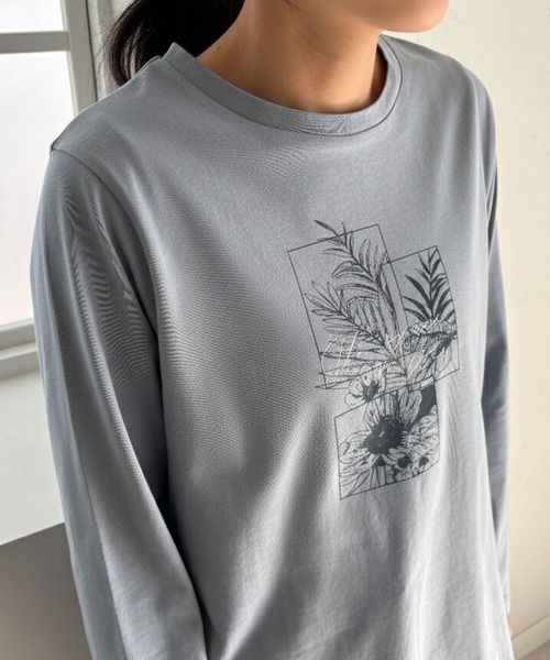 BELLUNA PLUS(ベルーナ)の「綿100%大人プリントプルオーバー(Tシャツ/カットソー・レディース・ホワイト系その他2/ブルーグレー/カーキ/ホワイト系その他/ホワイト系その他3/ブルー系その他・LARGE/MEDIUM/X-LARGE)」の6枚目の写真