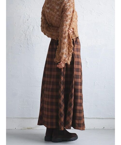 FIKA.(フィーカ)の「Plaid pattern panel flared skirt(スカート・レディース・エンジ/ブラウン・SMALL/MEDIUM)」の18枚目の写真