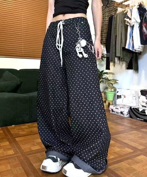 Vipoa（ヴィポア）の「ドット柄ワイドデニムパンツ（デニムパンツ