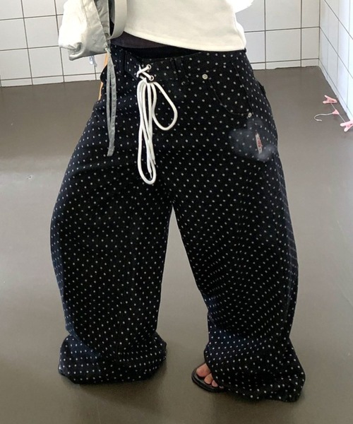 Vipoa（ヴィポア）の「ドット柄ワイドデニムパンツ（デニムパンツ