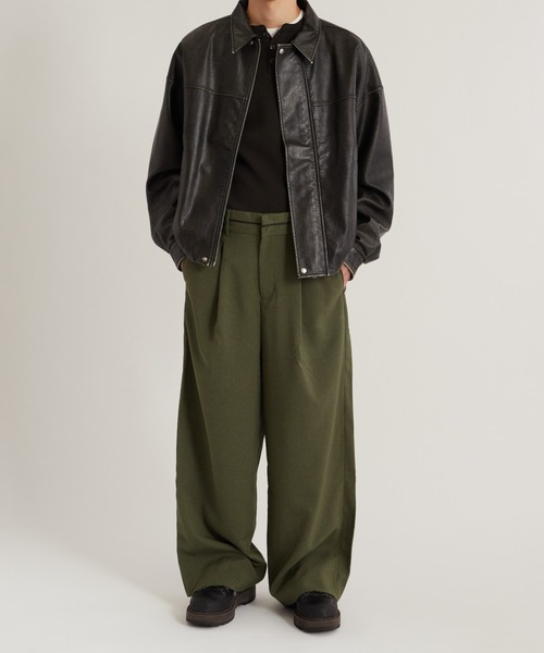 WHO'S WHO gallery(フーズフーギャラリー)の「パイピングワイドパンツ(その他パンツ・メンズ・チャコールグレー/ブラック/カーキ・マルチサイズ)」の3枚目の写真