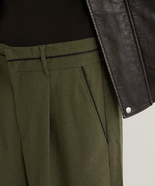 WHO'S WHO gallery(フーズフーギャラリー)の「パイピングワイドパンツ(その他パンツ・メンズ・チャコールグレー/ブラック/カーキ・マルチサイズ)」の10枚目の写真