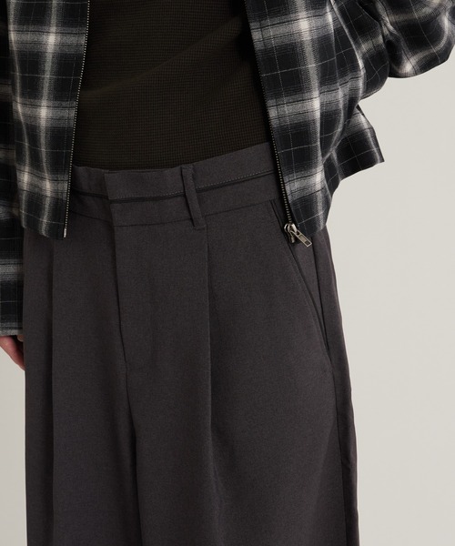 WHO'S WHO gallery(フーズフーギャラリー)の「パイピングワイドパンツ(その他パンツ・メンズ・チャコールグレー/ブラック/カーキ・マルチサイズ)」の12枚目の写真