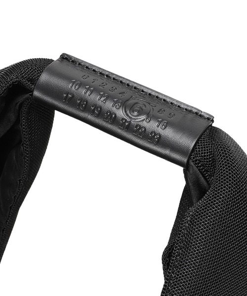 MM6 Maison Margiela（ｴﾑｴﾑｼｯｸｽ ﾒｿﾞﾝ ﾏﾙｼﾞｪﾗ）の「MM6 Maison Margiela CLASSIC JAPANESE HANDBAG s54wd0039（ショルダーバッグ・レディース・ブラック・FREE）」の4枚目の写真