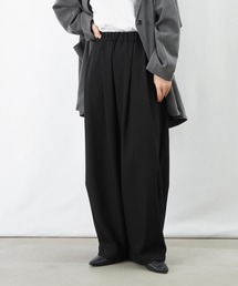 新品未使用　LUCA　ルカ　大人ワイドはかまパンツ　黒 LUCA⁄LADY LUCK LUCA（ルカ⁄レディラックルカ）の「LC⁄LLL タック