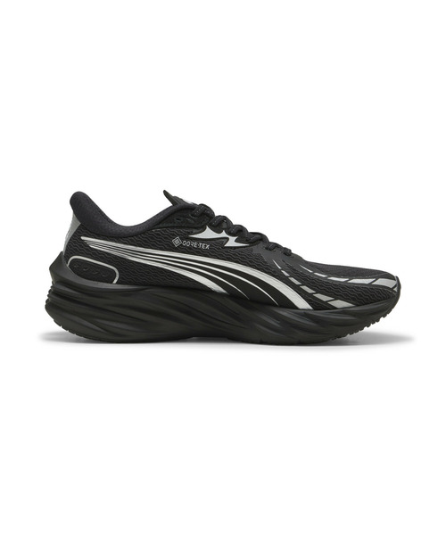 PUMA(プーマ)の「PUMA プーマ メンズ ヴェロシティ ニトロ 4 ゴアテックス ランニングシュー(スニーカー・メンズ・ブラック×シルバー・30.0cm/29.5cm/31cm/25.0cm/28.0cm/27.5cm/29.0cm/28.5cm/26.0cm/25.5cm/27.0cm/26.5cm)」の6枚目の写真