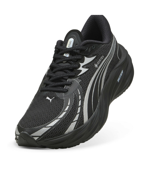 PUMA(プーマ)の「PUMA プーマ メンズ ヴェロシティ ニトロ 4 ゴアテックス ランニングシュー(スニーカー・メンズ・ブラック×シルバー・30.0cm/29.5cm/31cm/25.0cm/28.0cm/27.5cm/29.0cm/28.5cm/26.0cm/25.5cm/27.0cm/26.5cm)」の7枚目の写真