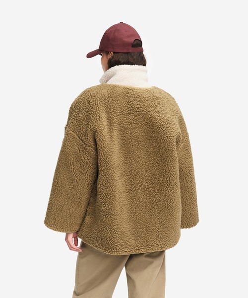 AIGLE（エーグル）の「撥水 リバーシブル キルティングボア シェルパジャケット（ブルゾン・レディース・カーキ/ダークネイビー・L/S/M/XS）」の5枚目の写真